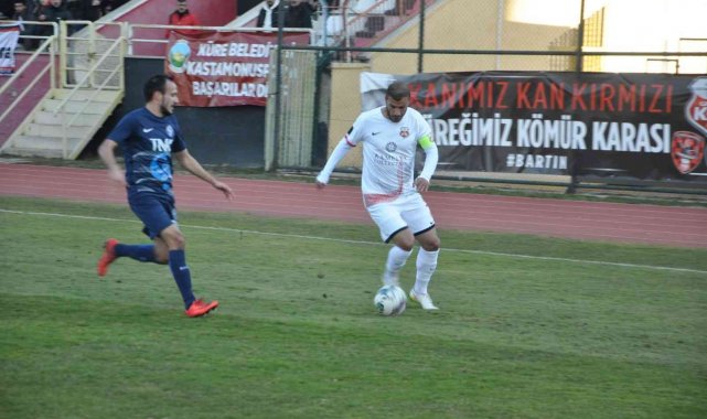 TFF 2. Lig: GMG Kastamonuspor: 4 - Sarıyer: 1