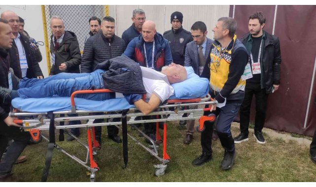 Tribünde kalp krizi geçiren Bandırmasporlu taraftar hastanede yaşamını yitirdi.