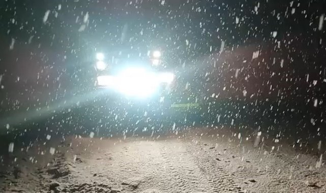 Uludağ'da yoğun karda mahsur kalan aile böyle kurtarıldı