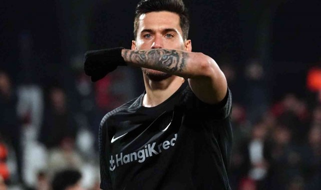 Umut Nayir'in golleri Ümraniyespor'a çare olmadı