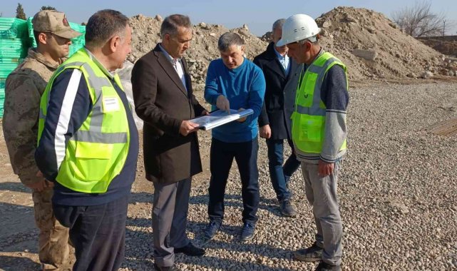 Vali Çuhadar, jandarma komutanlığı hizmet binasını inceledi