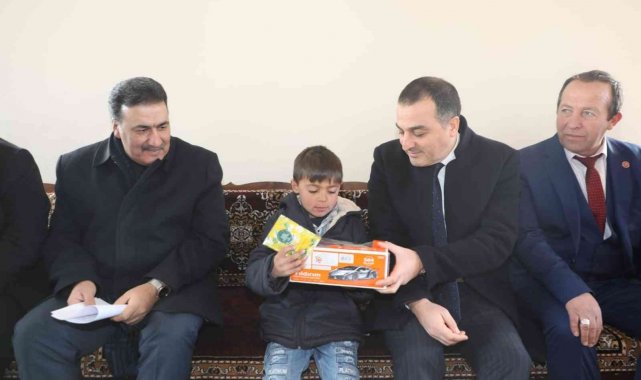 Vali Öksüz'ün köy ziyaretleri devam ediyor