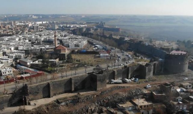 Vali Su: Yürüyüş yaparak 5 bin 800 metrelik surların tamamı gezilebilecek