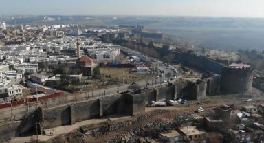 Vali Su: Yürüyüş yaparak 5 bin 800 metrelik surların tamamı gezilebilecek
