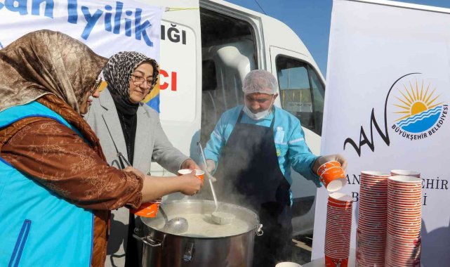 Van Büyükşehir Belediyesinden ayran aşı ikramı