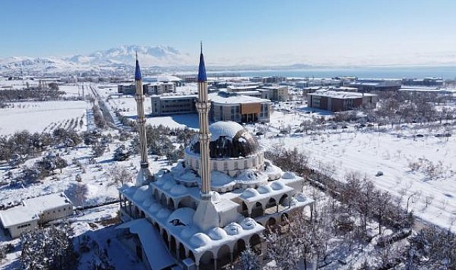 Van'da kar yağışı; 345 yerleşim yerine ulaşım yok