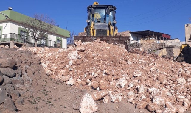 Viranşehir'de stabilize yol çalışması