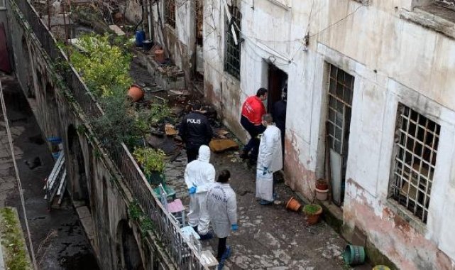 Yanan kilise lojmanında olay yeri incelemesi
