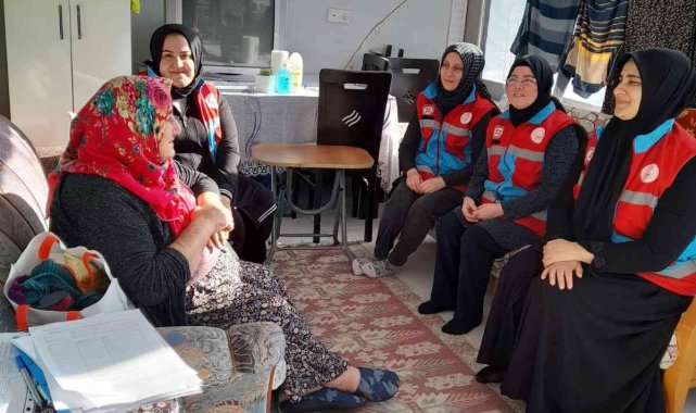 Yaşlı ve kimsesizlerin evlatları oldular