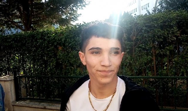 Yavru kediyi ağaçtan kurtaran genç: "Kertenkele gibi ağaca tırmandım"