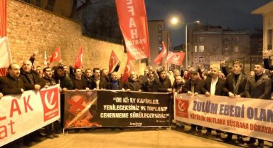 Yeniden Refah Partisi Gençlik Kolları İsveç'te Kur'an-ı Kerim yakılmasını protesto etti
