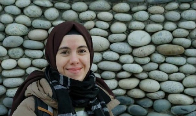Yolun karşısına geçerken hafif ticari aracın çarptığı Enise hemşire, öldü