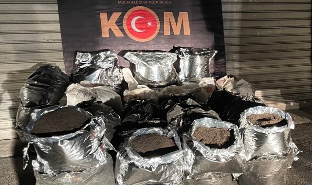 Yüksekova'da 1 ton 350 kilo kaçak çay ele geçirildi