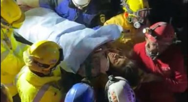 116'ncı saatte kurtarılan 15 yaşındaki Saadet İkbal'den iyi haber