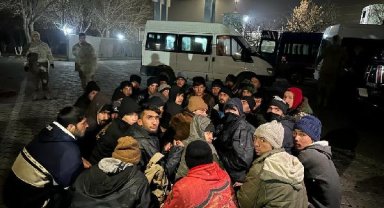 15 kişilik minibüsten 35 kaçak göçmen çıktı