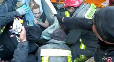 15 yaşındaki Nalan, 85 saat sonra enkazdan çıkarıldı