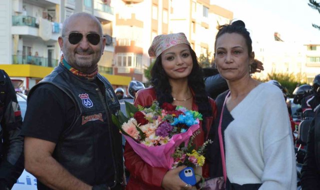 17 yaşındaki Havvanur, 2 kez yendiği kansere Dünya Kanser Günü'nde yenik düştü