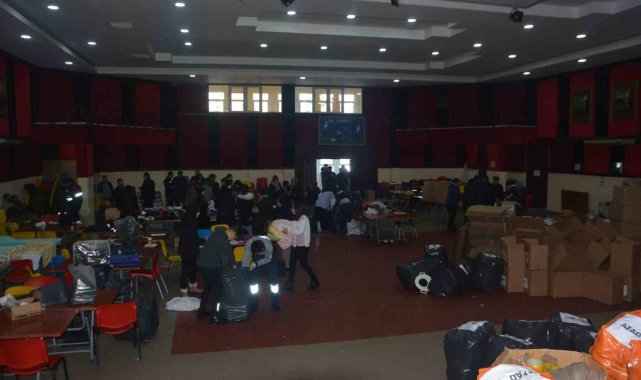 19 Mayıs'tan deprem bölgesine 5. tır yolcu edildi
