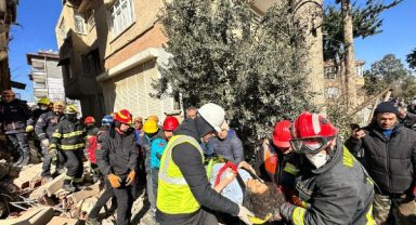 2 yaşındaki Mehmet, 78 saat sonra enkazdan çıkarıldı
