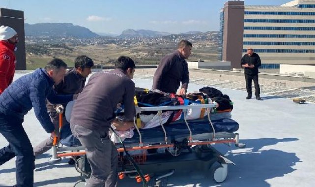 212'nci saatte kurtarılan kadın, ambulans helikopterle Mersin'e getirildi