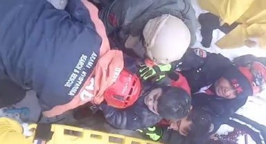 23 yıllık AFAD gönüllüsü: Çocukları kurtarınca birbirimize sarılıp ağlıyorduk