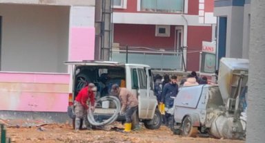 3'üncü kattan ağabeyinin üzerine, yük asansörünün halatı kopunca düşmüş