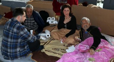 'Adana merkezli deprem' tedirginliği yaşayan halk, evlerine dönemiyor