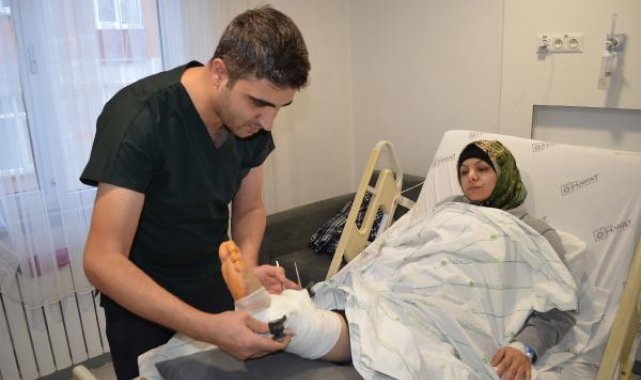'İkinci depremde binaların sallanıp, taşların üzerimize geldiğini fark ettik'