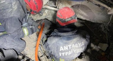 'Umudunuzu kaybetmeyin' yazdığı enkazdan 64'üncü saatte kurtarıldı