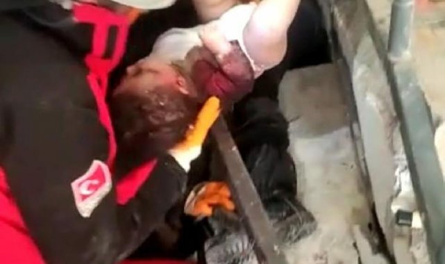4 aylık Ayşe bebek, enkazdan 58 saat sonra kurtarıldı