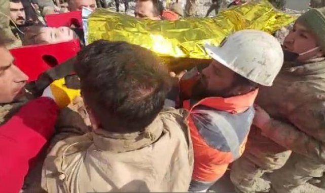 4 yaşındaki Şengül ve babası, 132'nci saatte enkazdan kurtarıldı