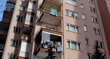 5'inci kat penceresinden düşen Miraç bebek ağır yaralı