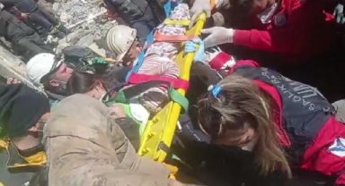 7 yaşındaki Hivay, 177'nci saatte kurtarıldı - Yeniden