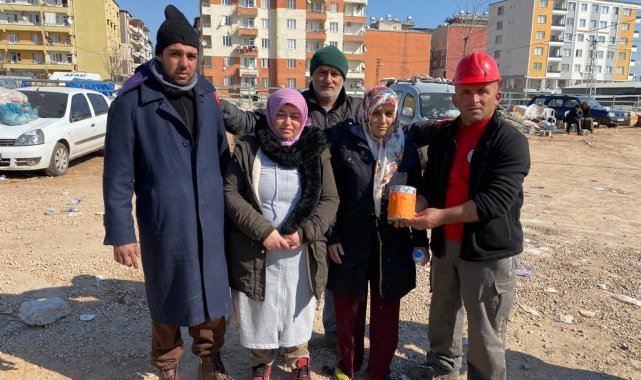 7 yaşındaki Rizeli Esma Sena'nın kumbarası depremzedelere ulaştı