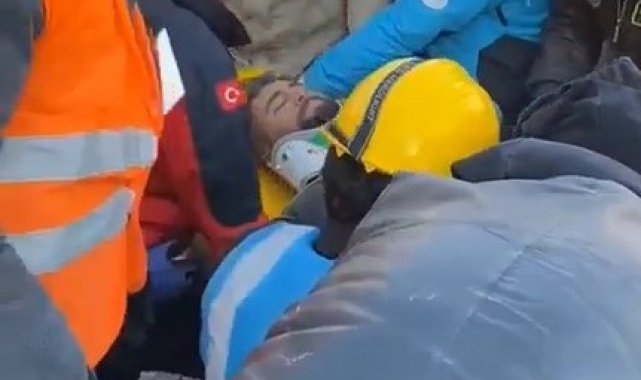 78 saatin sonunda enkazdan tekbirlerle çıkarıldı