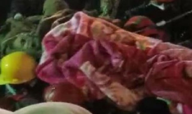 8 katlı binadan 122 saat sonra kurtarıldı