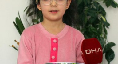 8 yaşındaki Esila, kumbarasındaki paraları depremzedelere bağışladı