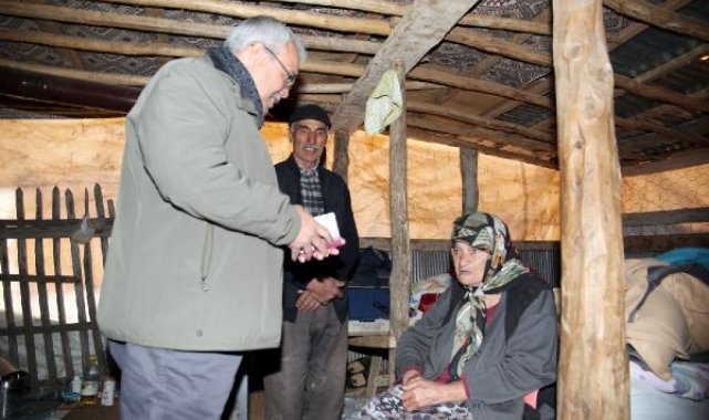 83 yaşındaki depremzede kadın, istediği pasaporta kısa sürede kavuştu