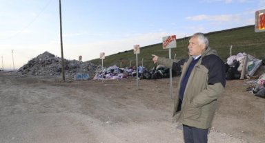 Adana'da çöken binaların molozlarından çıkan eşyalar korumaya alındı