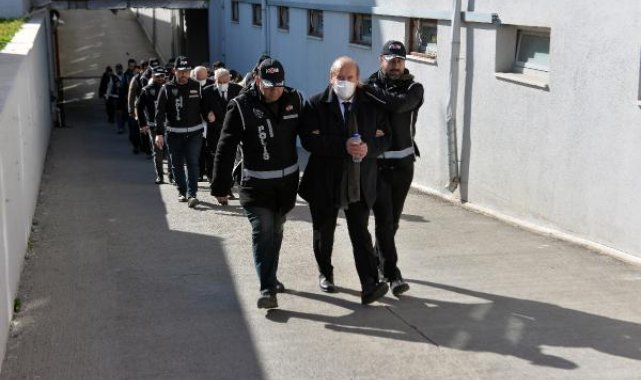 Adana'da yıkılan binaların müteahhit ve mühendisleri adliyede