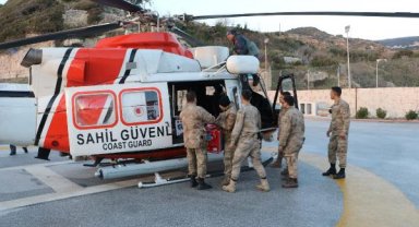 Adana'dan 450 jeneratör helikopterlerle Hatay'a götürüldü