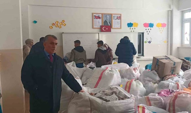 Adilcevaz'dan deprem bölgesine yardım eli