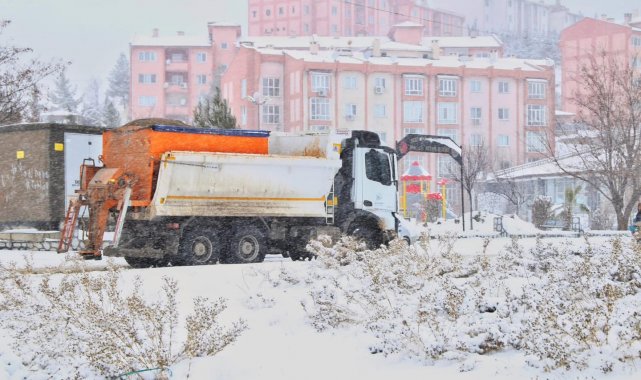 Adıyaman Belediyesi 160 personel ile sahada