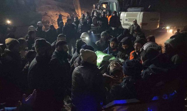 Adıyaman'da 29 yaşındaki genç 71 saat sonra sağ kurtarıldı