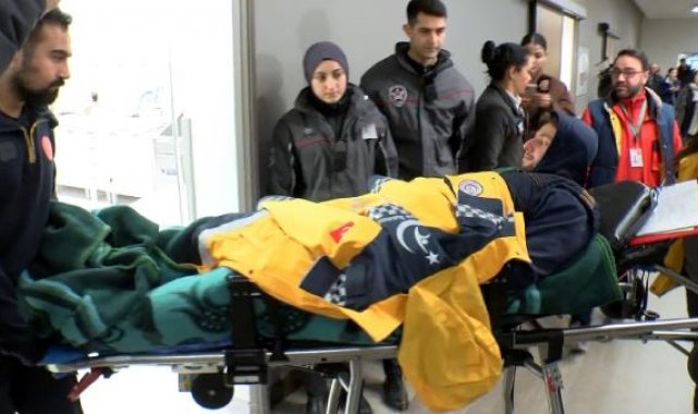 Adıyaman'da 45 saat sonra enkazdan çıkarılan aile İstanbul'da tedavi altına alındı