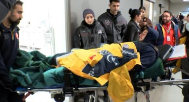 Adıyaman'da 45 saat sonra enkazdan çıkarılan aile İstanbul'da tedavi altına alındı