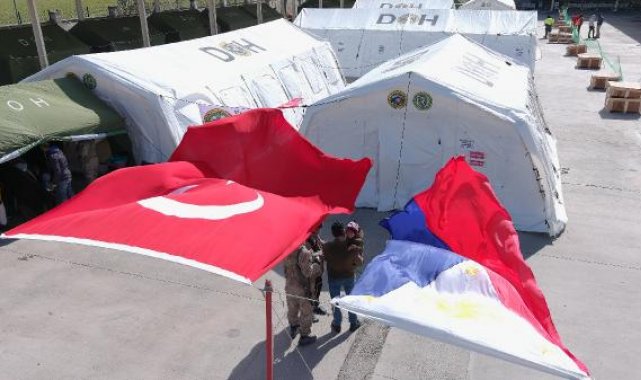 Adıyaman'da binlerce kilometre uzaklıktan gelen Filipinlilerden sahra hastanesi