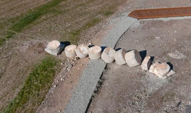 Adıyaman'da tarihi Tokalaşma sütunu devrildi, yakınındaki Cendere köprüsü ayakta kaldı