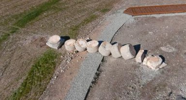 Adıyaman'da tarihi Tokalaşma sütunu devrildi, yakınındaki Cendere köprüsü ayakta kaldı