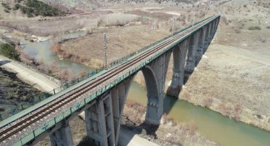 Adıyaman'daki 94 yıllık Alman Köprüsü depremde yıkılmadı